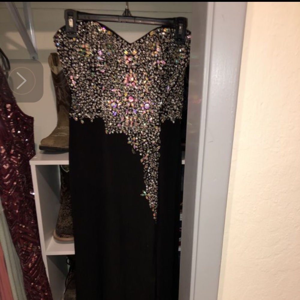 PROM DRESS - Picture 2 of 5